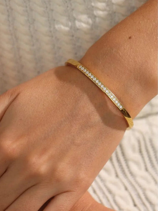 Aura Gleam Bangle QROSH