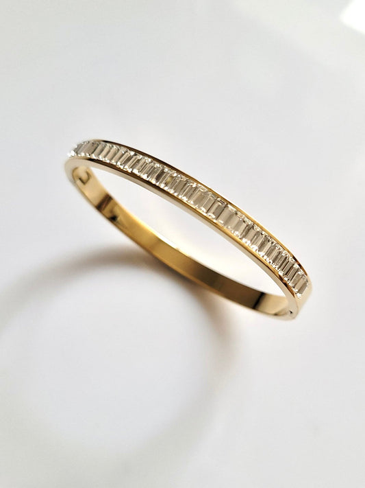 Starlit Edge Bangle QROSH