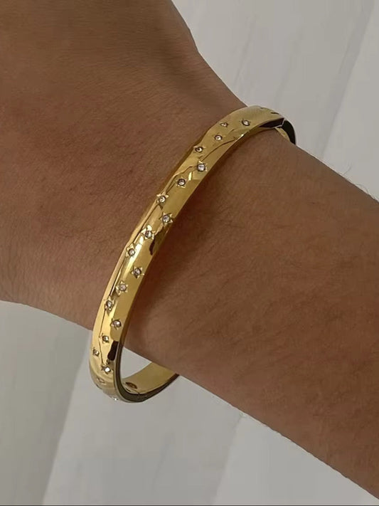 18K Gold Plated Star Engraved Bangle QROSH