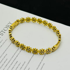 18K Gold Plated Minimal Dainty Daisy Bangle