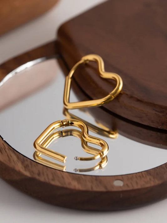 Dainty Heart Hoop Earrings in 18K Gold Plated PVD QROSH