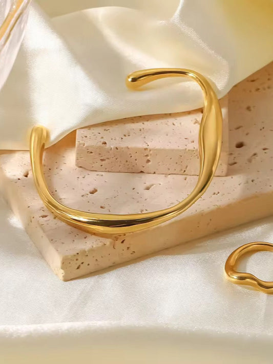 Aurora Flow Cuff QROSH