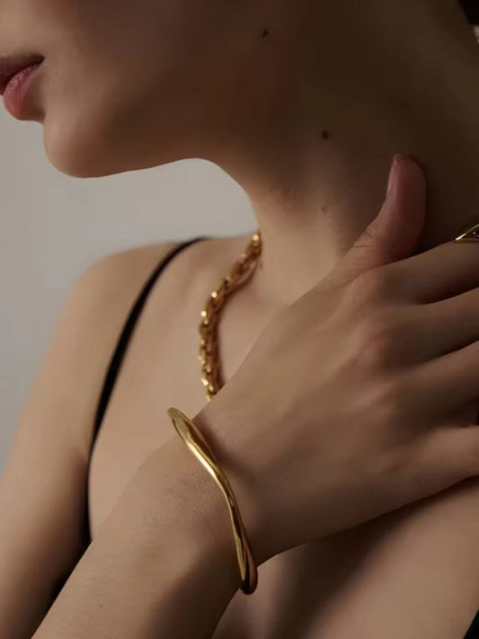 Aurora Flow Cuff QROSH