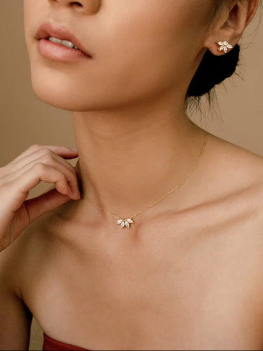 Dainty Crown Pendant QROSH