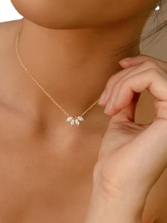 Dainty Crown Pendant QROSH