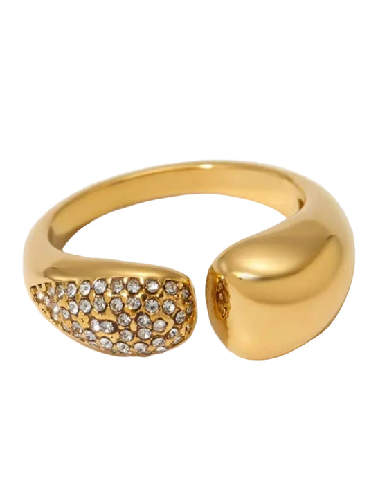 Gold ring with gemstone