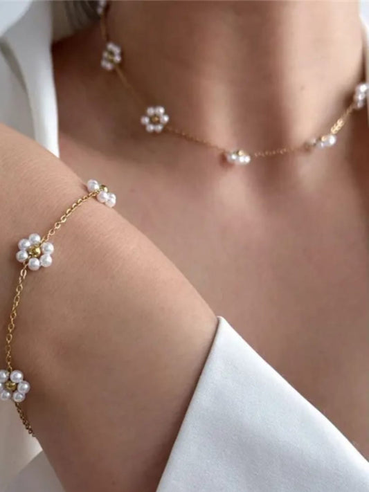 18K Gold-Plated Dainty Pearl Flower Choker QROSH