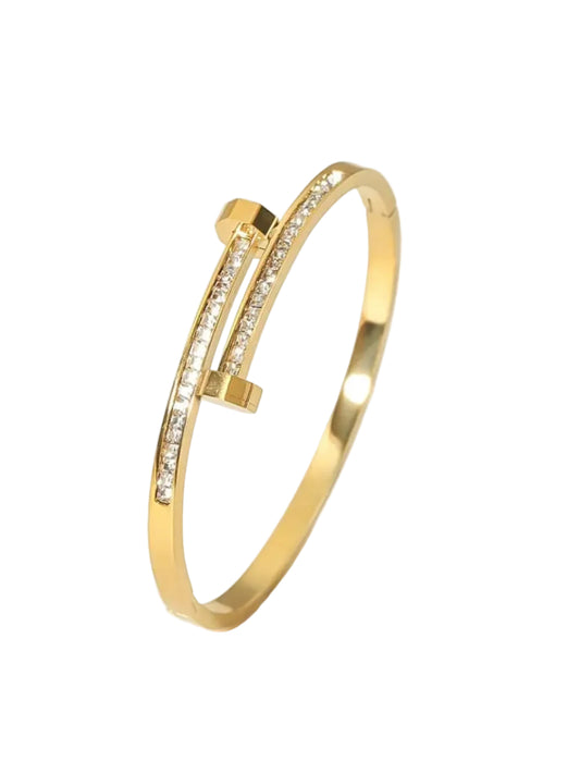 Gold bracelet with small diamonds