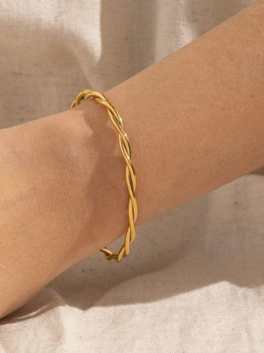 18K Gold Plated Soleil Twist Cuff QROSH
