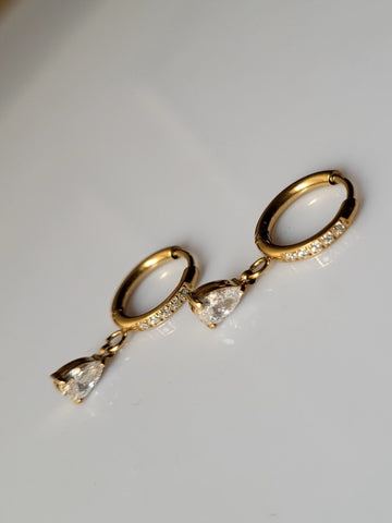 18K Gold Plated Dainty Solitaire Drop Huggies QROSH