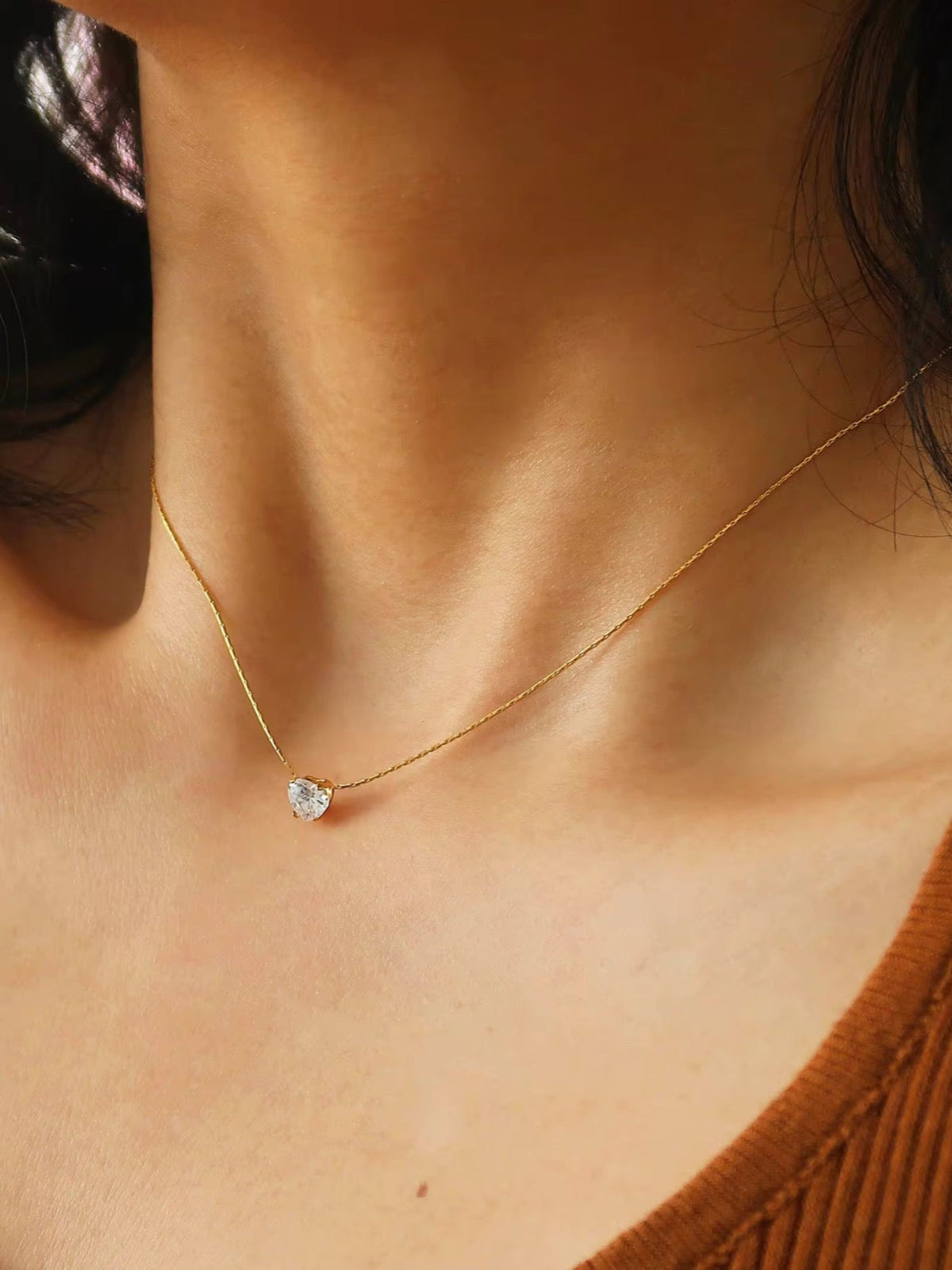 18K Gold-Plated Minimal Solitaire Heart Pendant QROSH