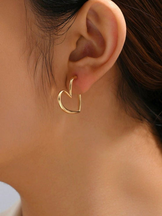 Dainty Heart Hoop Earrings in 18K Gold Plated PVD QROSH