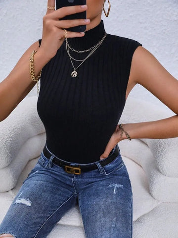 Black Ribbed Crop Top QROSH
