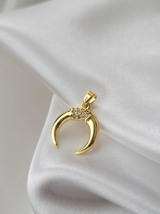 Dainty 18k Gold-Plated Croissant Pendant QROSH