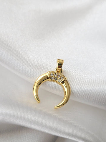 Dainty 18k Gold-Plated Croissant Pendant QROSH