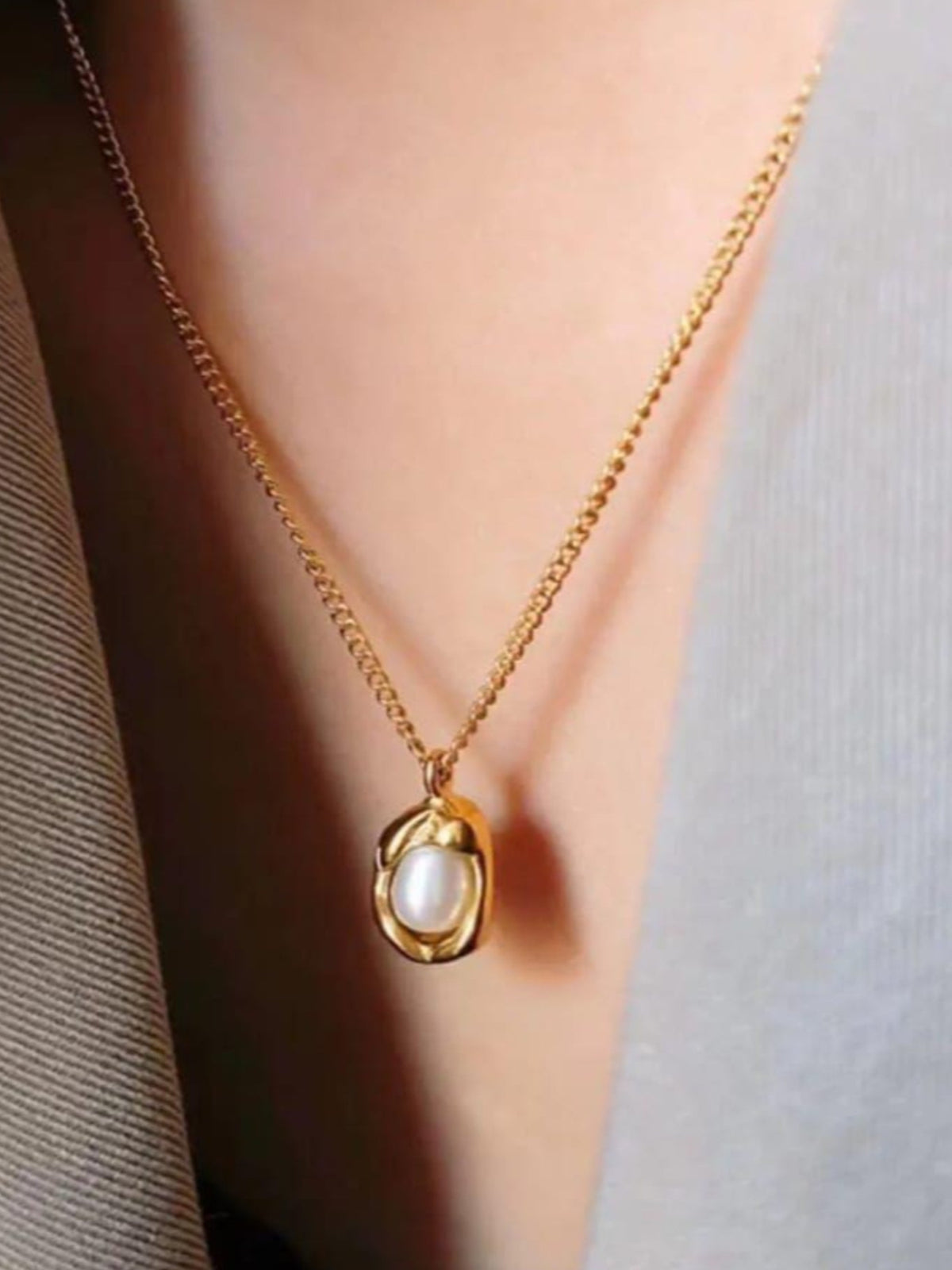 18K Gold-Plated Pearl Pendant Necklace QROSH