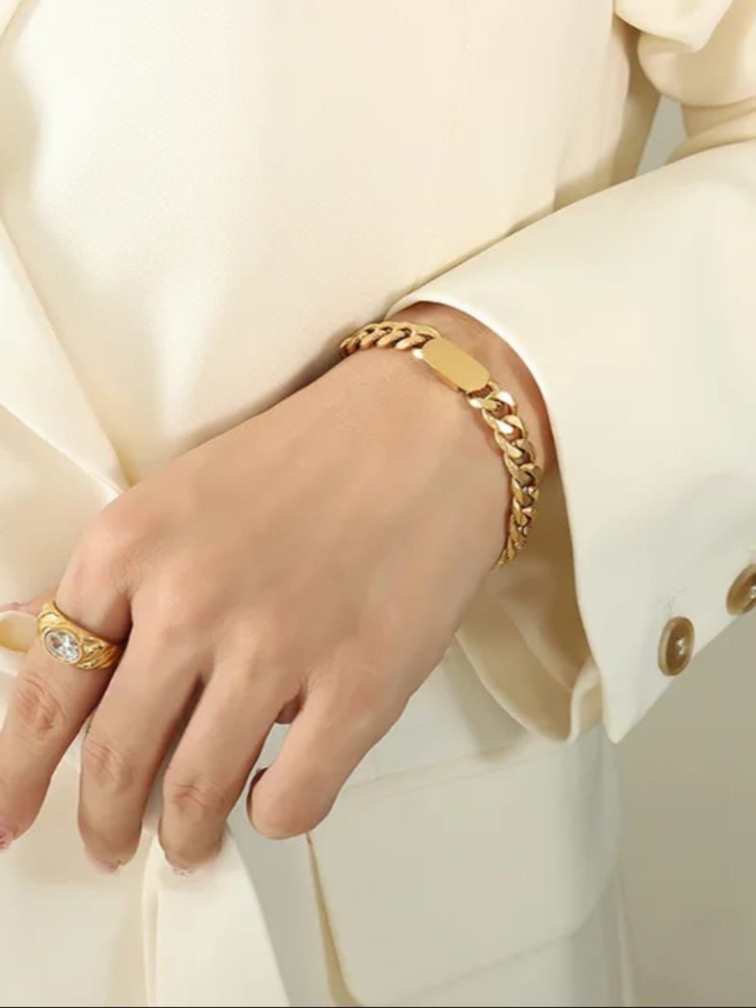 Bold Gold-Plated Cuban Chain Bracelet QROSH