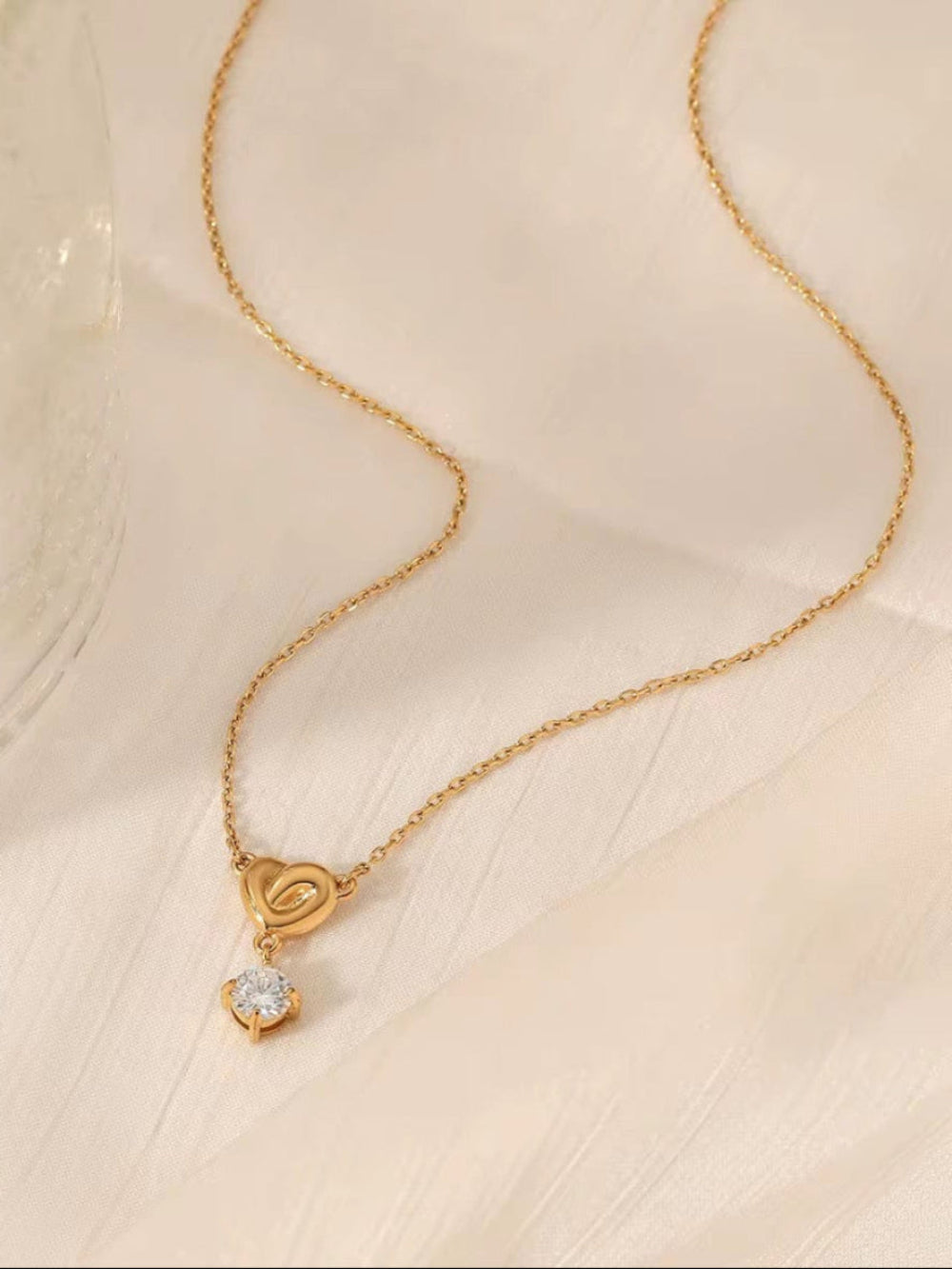 Heart Knot Pendant QROSH