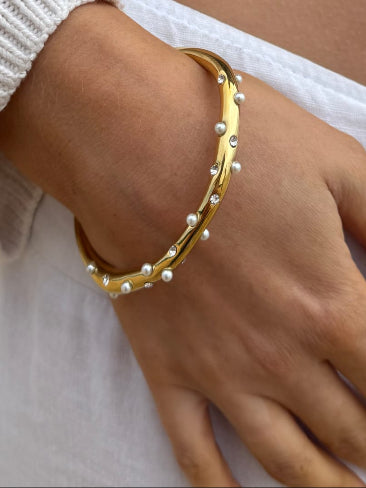 18K Gold Plated Pearl Drop Bangle - QROSH