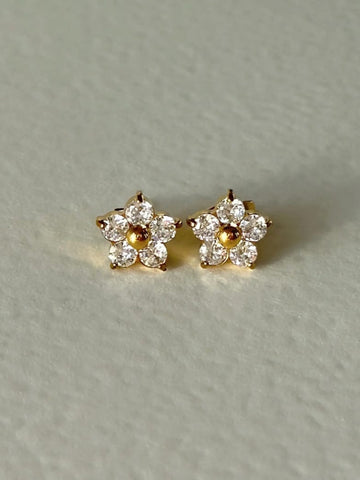 Elegant 18K Gold-Plated Flower Stud Earrings QROSH