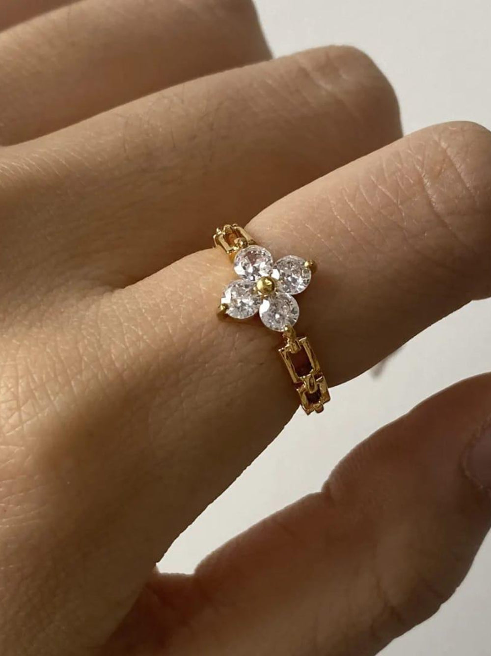 18K Gold-Plated Stone Flower Ring QROSH