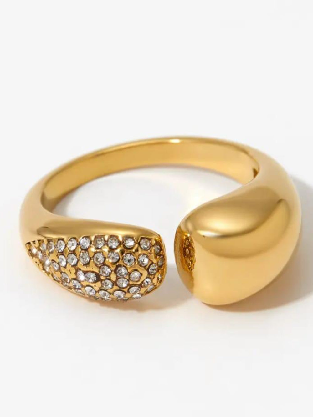 Gold ring with gemstone