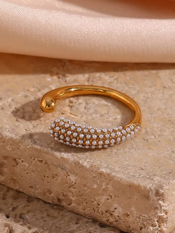 Gold ring with pearl-like beads