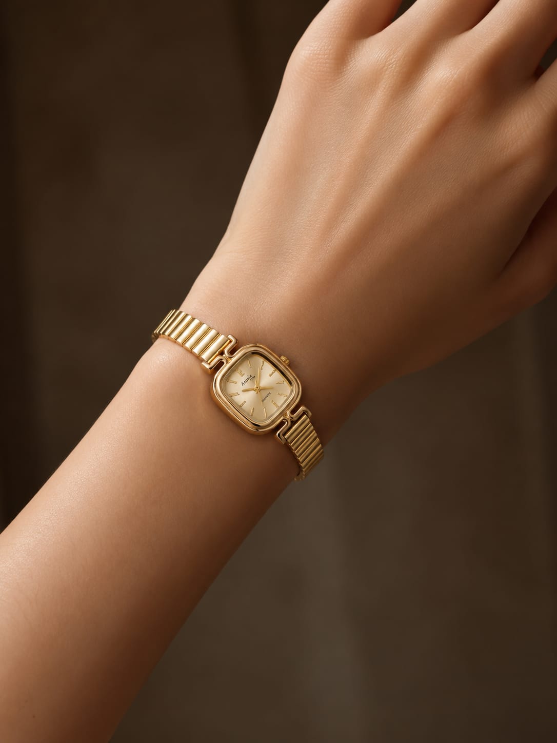 Vintage Inspired Gold Watch QROSH
