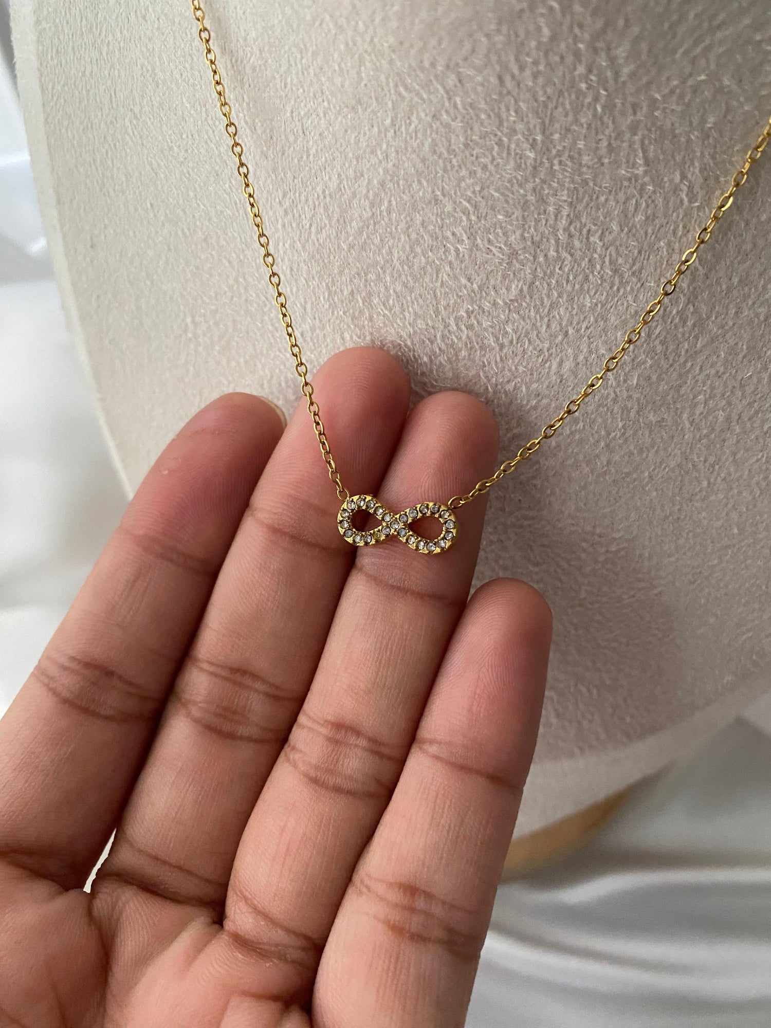 18K Gold-Plated Infinity Pendant QROSH