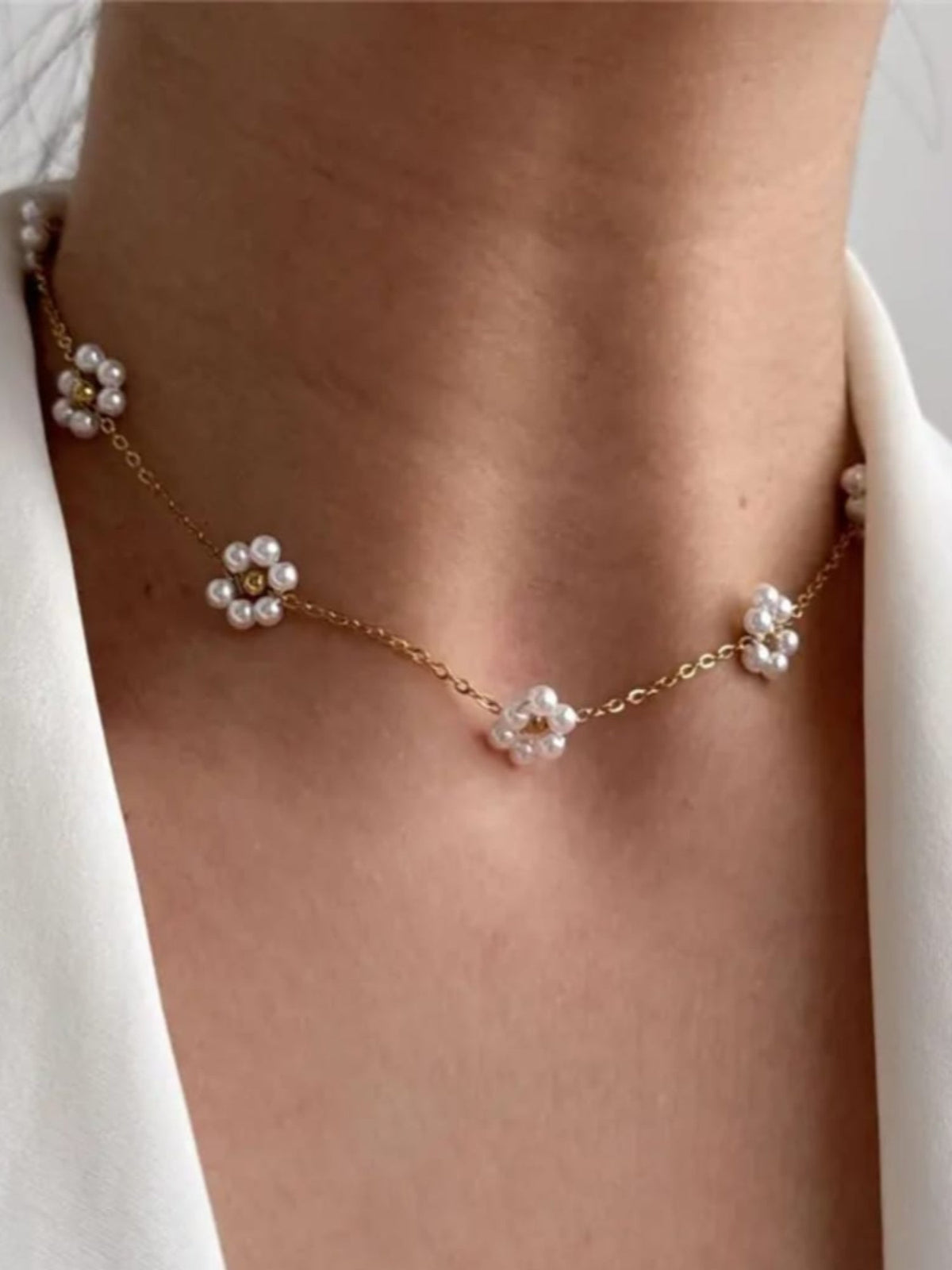 18K Gold-Plated Dainty Pearl Flower Choker QROSH