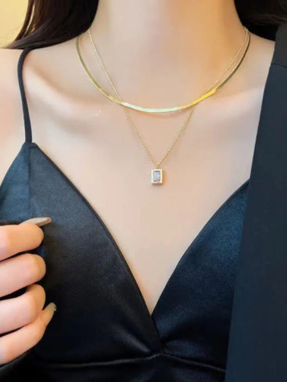 Double Layered Pendant QROSH