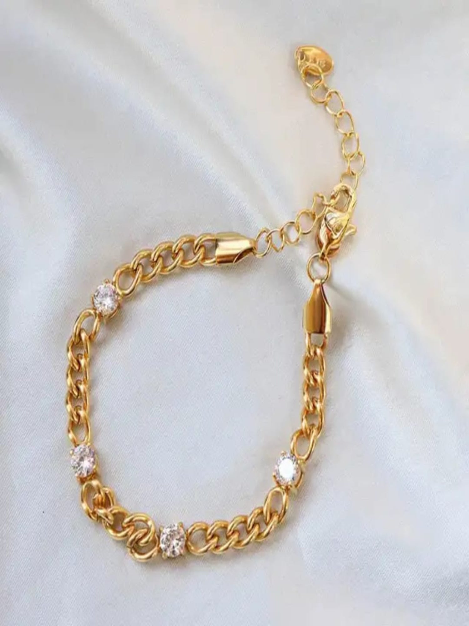 Gold Chain Bracelet with Crystal Stones QROSH