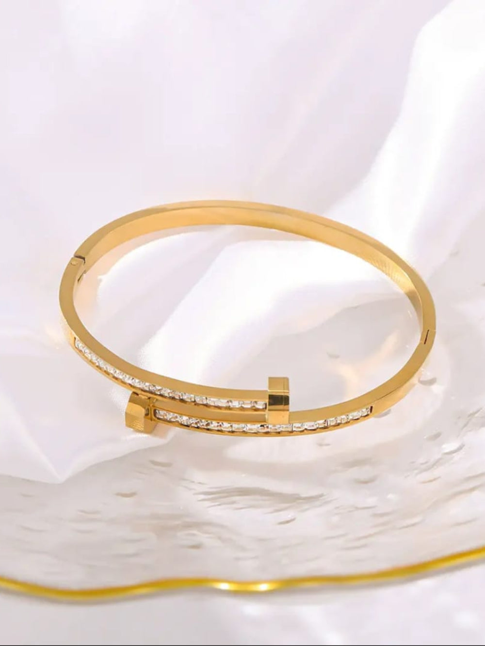 Gold bracelet with crystals