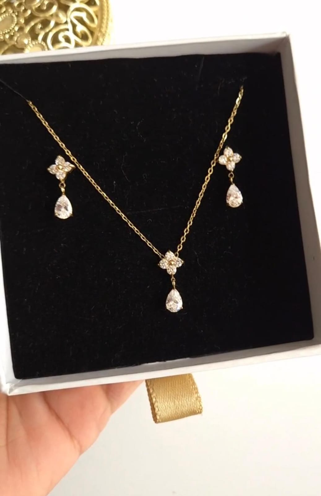 Dew-Drop Pendant Set QROSH