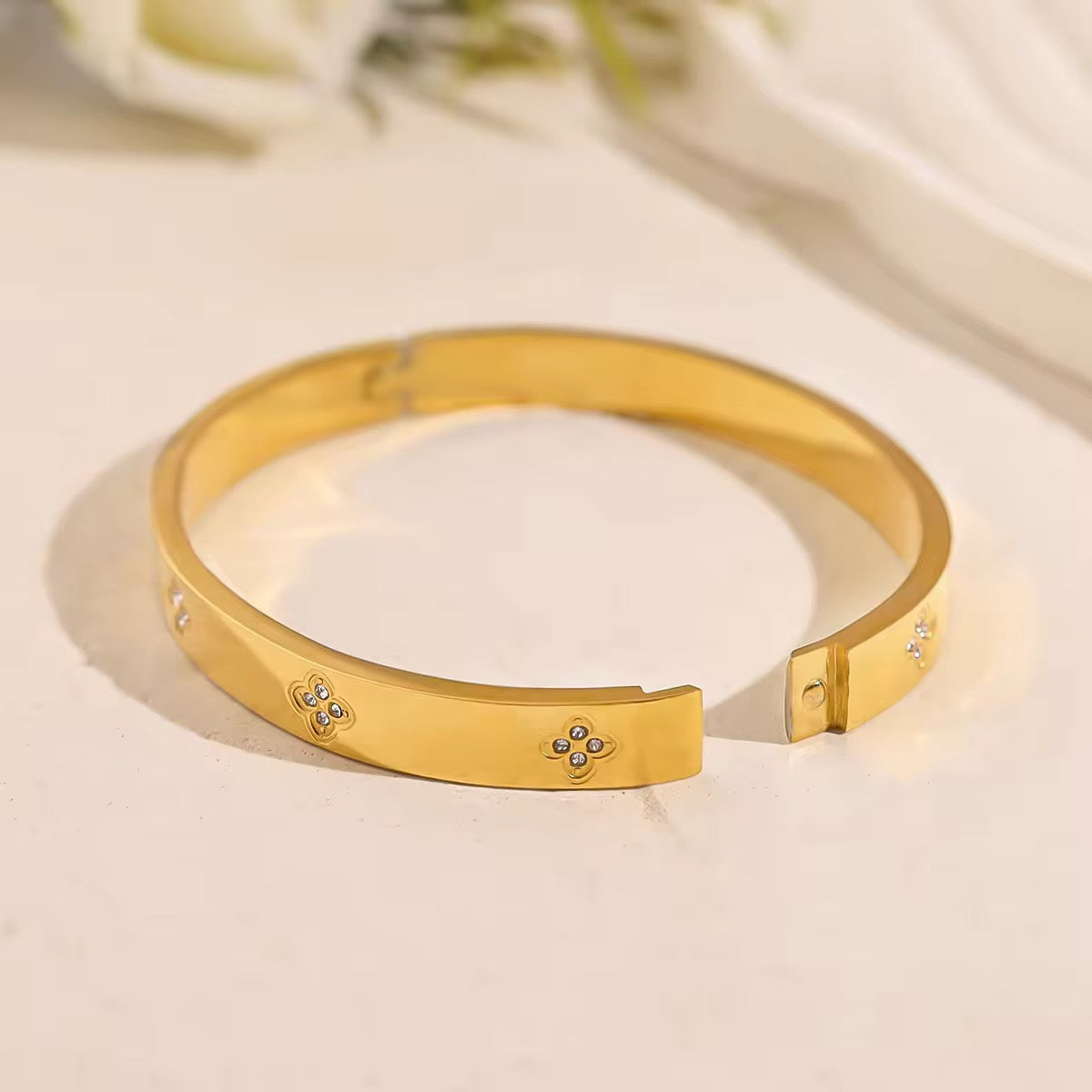 Floral Bangle QROSH
